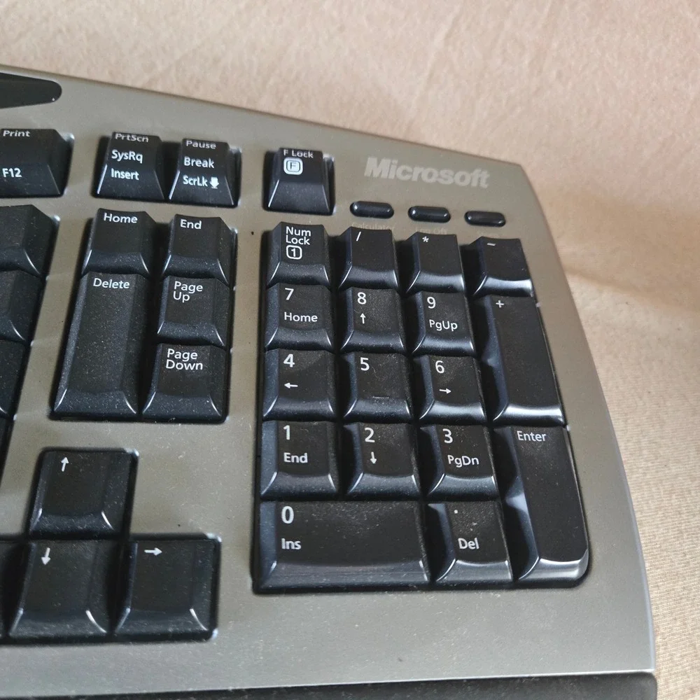 Microsoft Wireless Comfort Keyboard 4000 1045 Black Silver Ergonomic untested